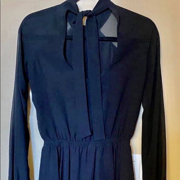 BCBG black dress xxs- fits well if you’re size xs - Picture 5 of 6